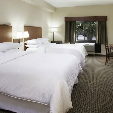 Four Points By Sheraton Fort Myers Airport Exterior photo