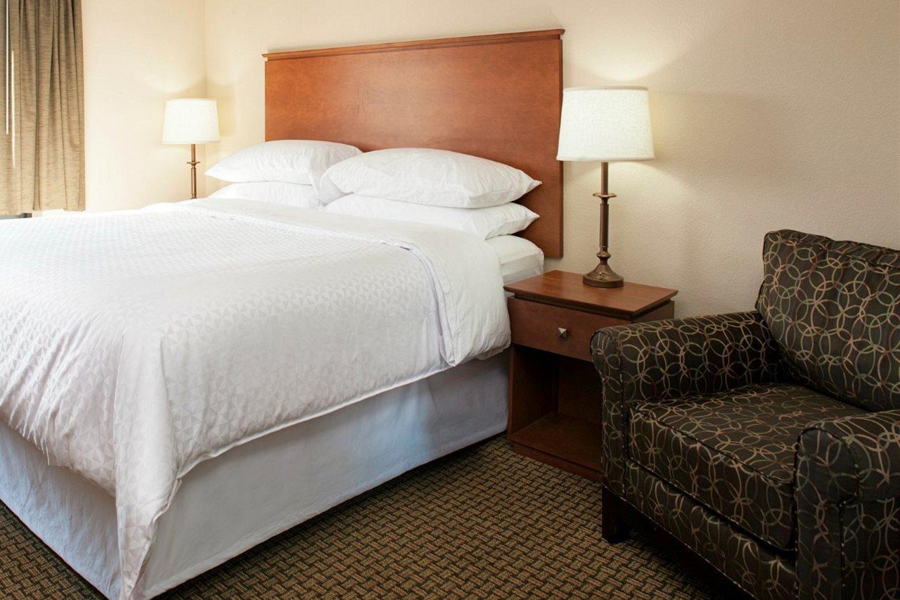 Four Points By Sheraton Fort Myers Airport Exterior photo